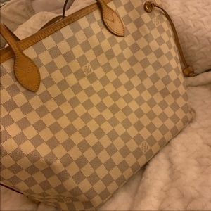 Louis Vuitton MM - Azure Selling to @issarae